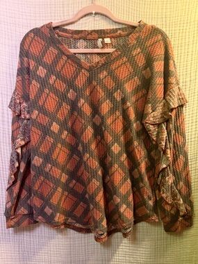 🎀5/$15 Cato Long Sleeve V-Neck Tee orange and gray floral plaid size medium-I